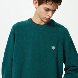 Uniqlo x KAWS Unisex Lambswool Sweater in Green NWT